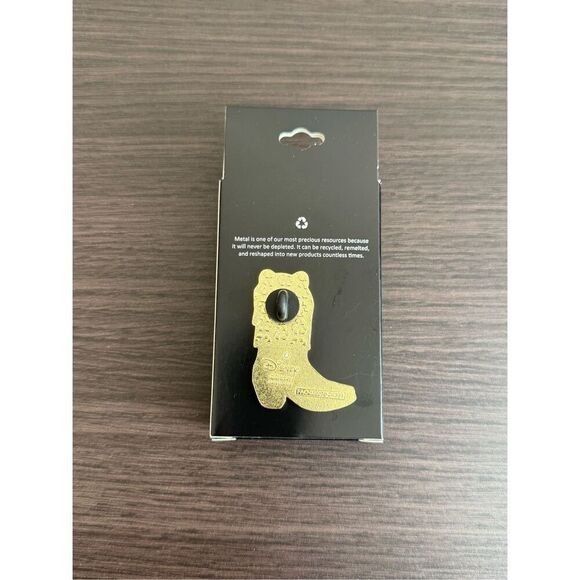 Her Universe Disney Princess Snow White Cowboy Boot Blind Box Enamel Pin - Picture 2 of 4